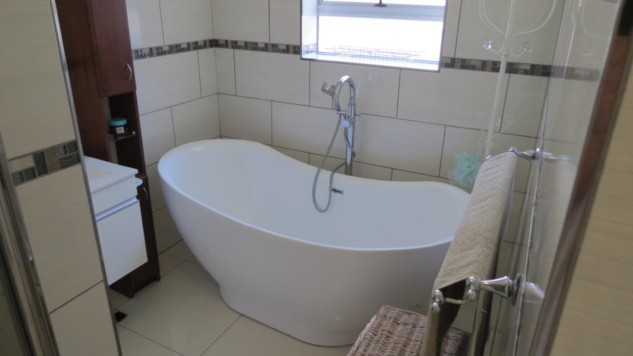 4 Bedroom Property for Sale in Diaz Beach Western Cape